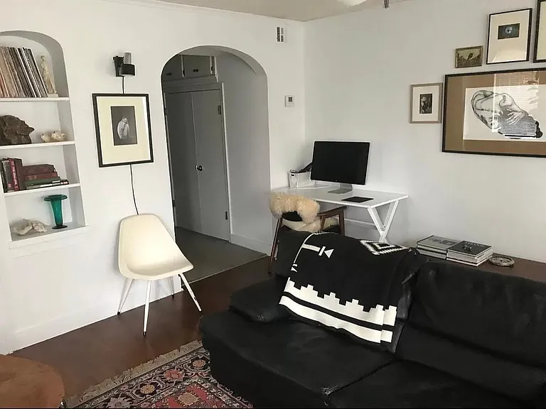 3016 N Robinson Ave #2 — Photo 4