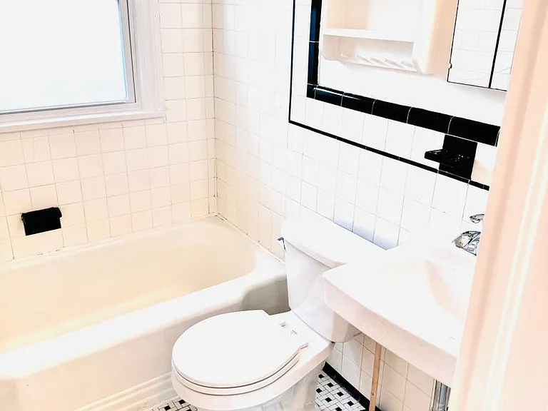 908 Hudson Ave FHY Properties, LLC — Photo 27