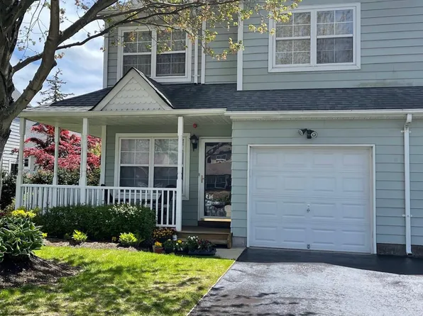 404 Smith Street, Central Islip, NY 11722