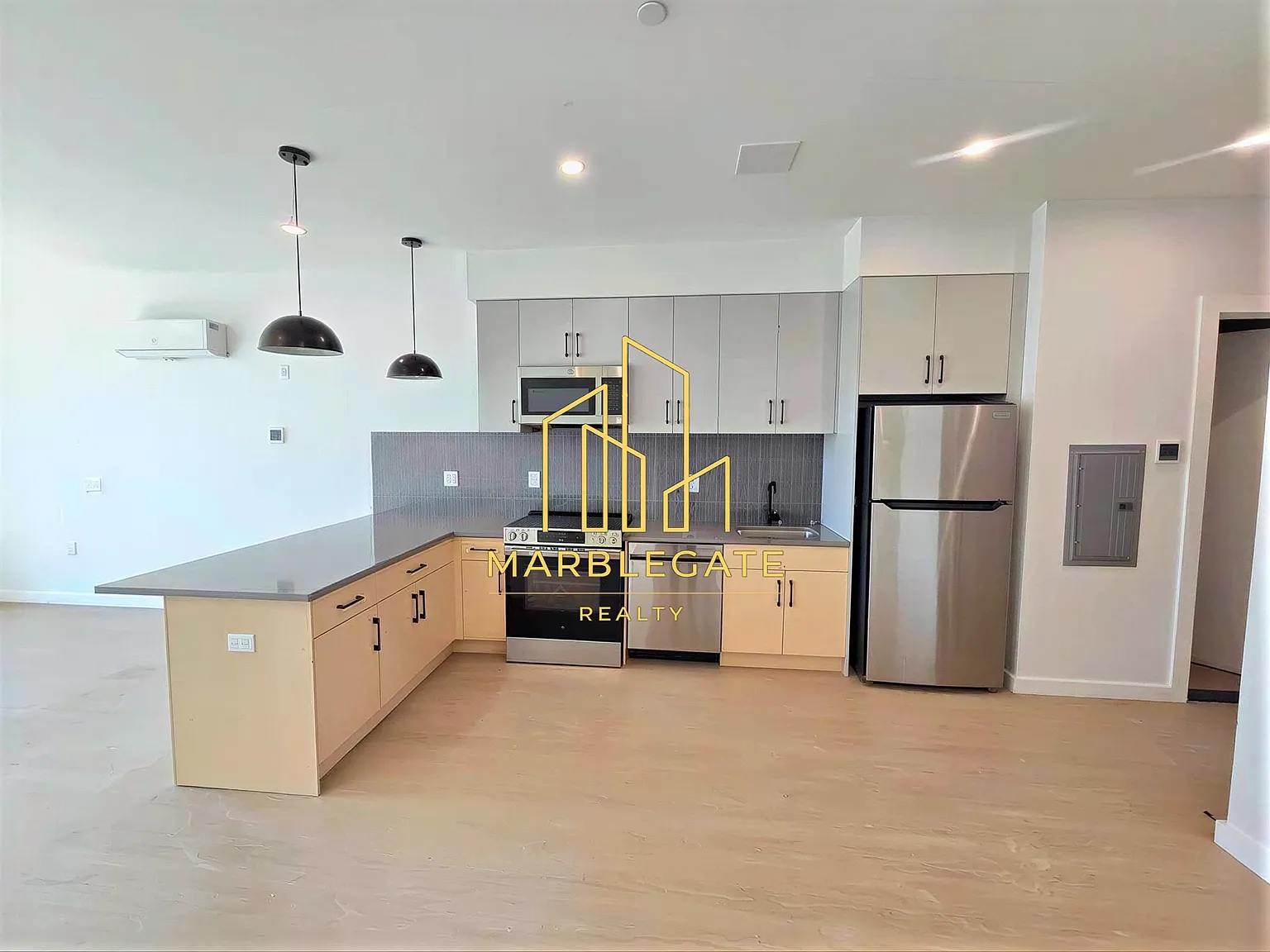 2 bed, 910 sqft, $2,900 — Photo 2