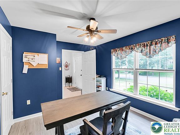 5th image of 835 Rebecca Ln