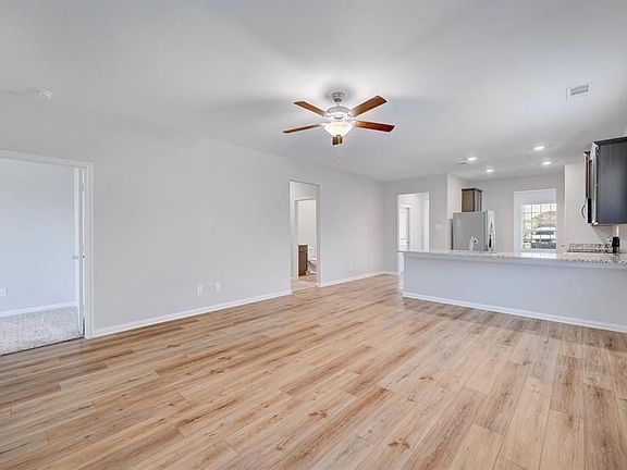 3rd image of 229 Capital Hill Vw