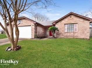 15706 Wildwood Lake Dr, Houston, TX 77083