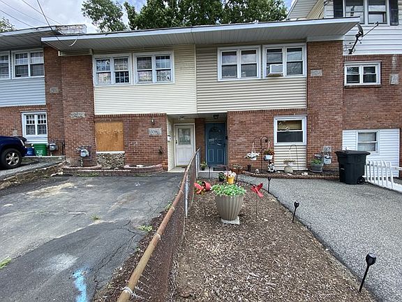2nd image of 16 Kennedy Dr