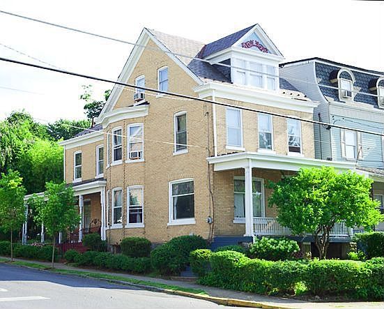 5 bdr gold brick Victorian