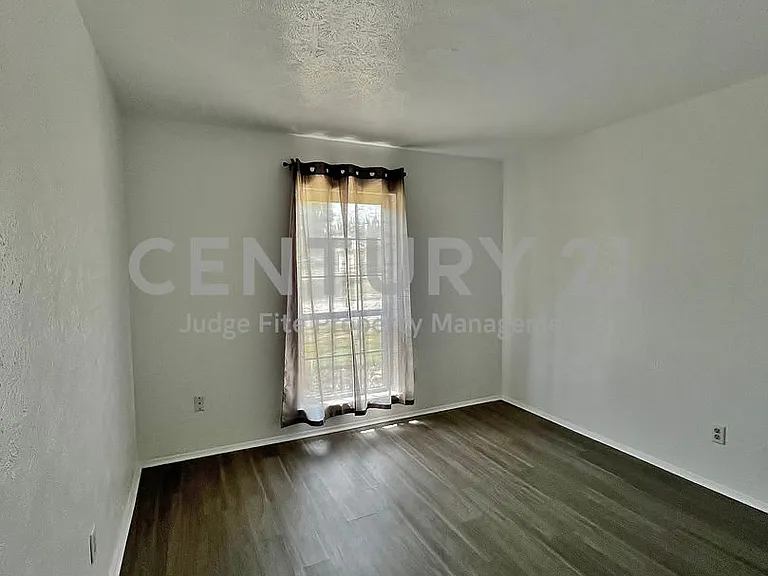 7127 Winterberry Dr — Photo 4