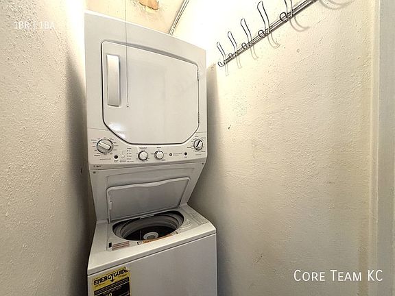 5th image of 4804 Jefferson St APT 504