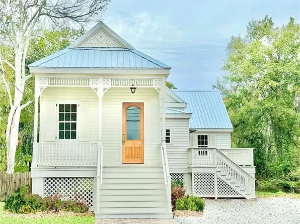 600 Pine St, Madisonville, LA 70447