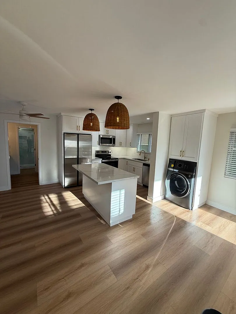 1 and 2 bedrooms in the heart of university heights! — Photo 4