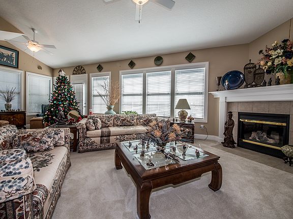 3rd image of 1019 Arcadia Blvd