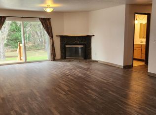1245 Old Ferry Rd, Shady Cove, OR 97539