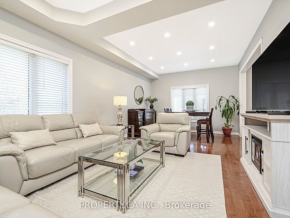 4th image of 211 McLaughlin Ave