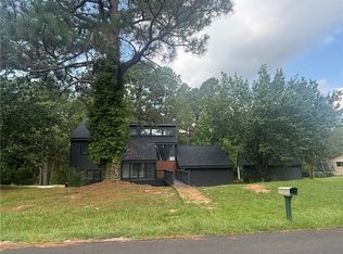 121 Azalea Ct E, Pineville, LA 71360