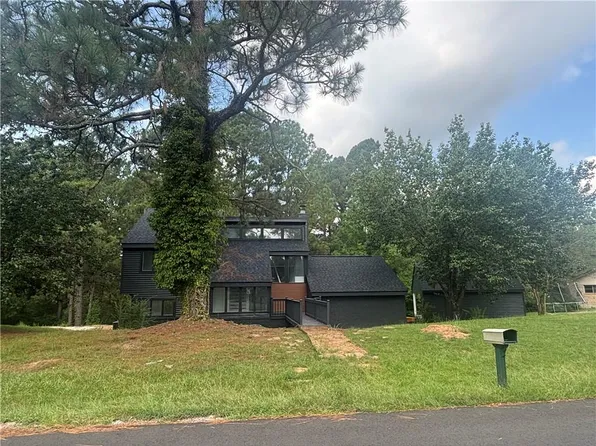 121 Azalea Ct E, Pineville, LA 71360