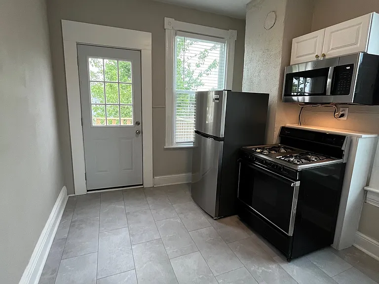 4651 Rosa Ave — Photo 10