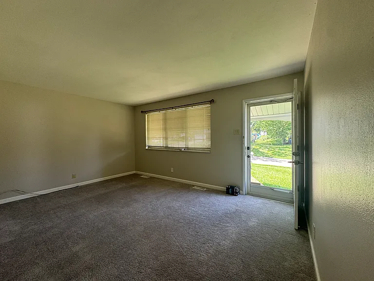 1816 Schulte Hill Dr — Photo 11