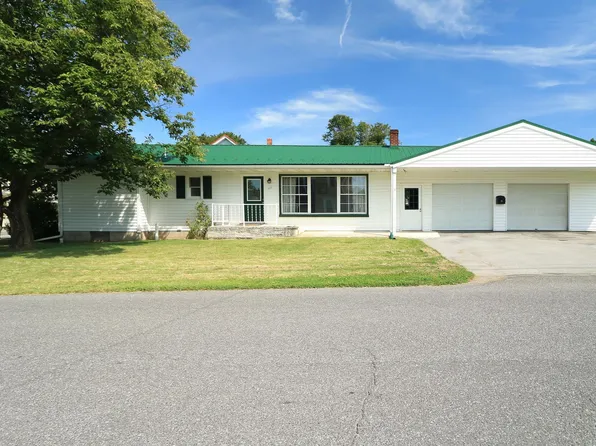 111 Middle St, Pleasant Gap, PA 16823