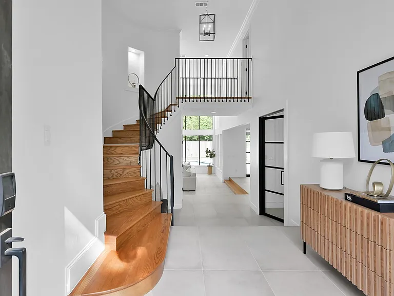 35 Fernglen Dr — Photo 3