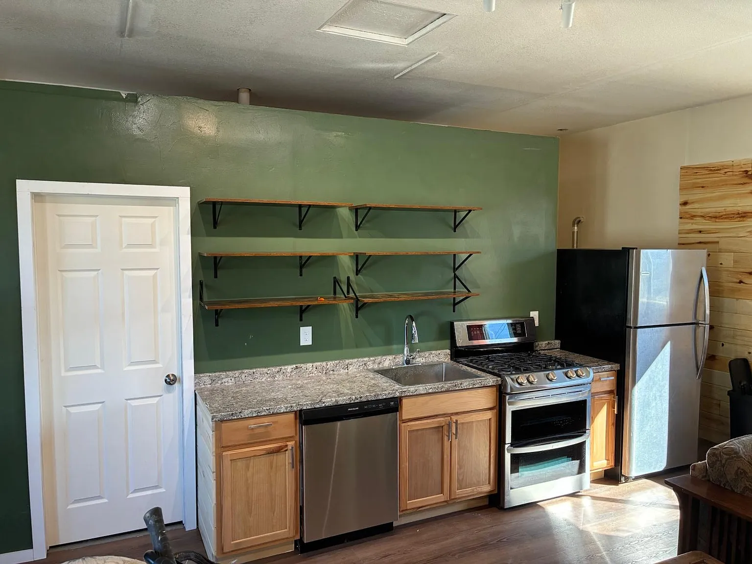 1 bed, 700 sqft, $1,450 — Photo 3