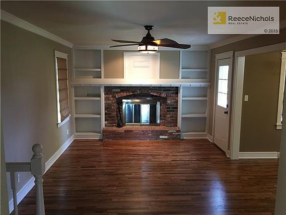 Great Room with Nice Built Ins and Hardwood Floors