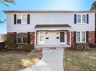 34141 Garfield Cir, Fraser, MI 48026
