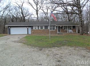 15975 Dee Mack Rd, Mackinaw, IL 61755