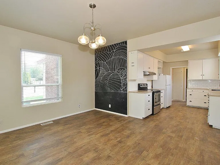 1502 Ellis Ave — Photo 10