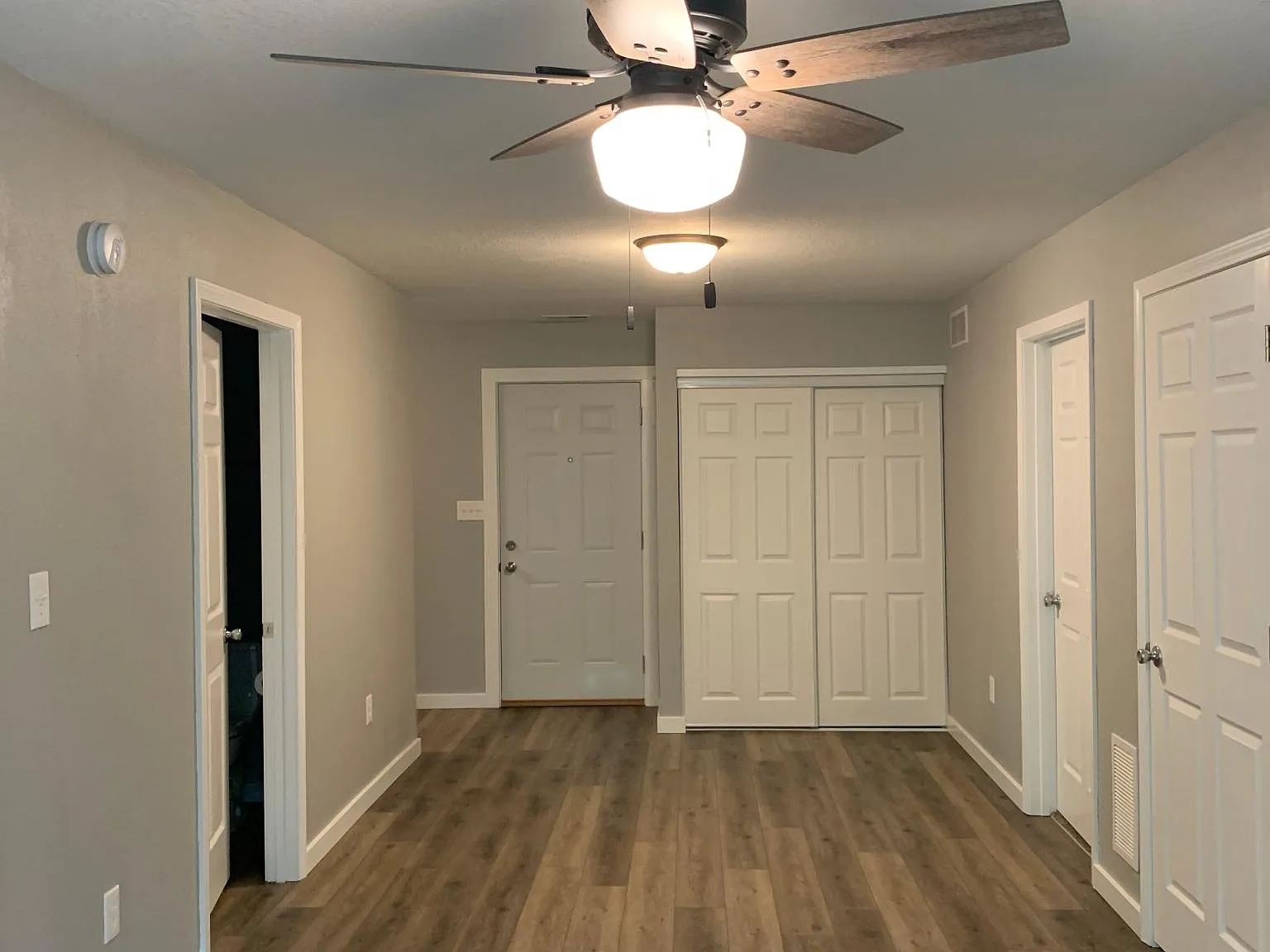 3 bed, 850 sqft, $1,195 — Photo 3