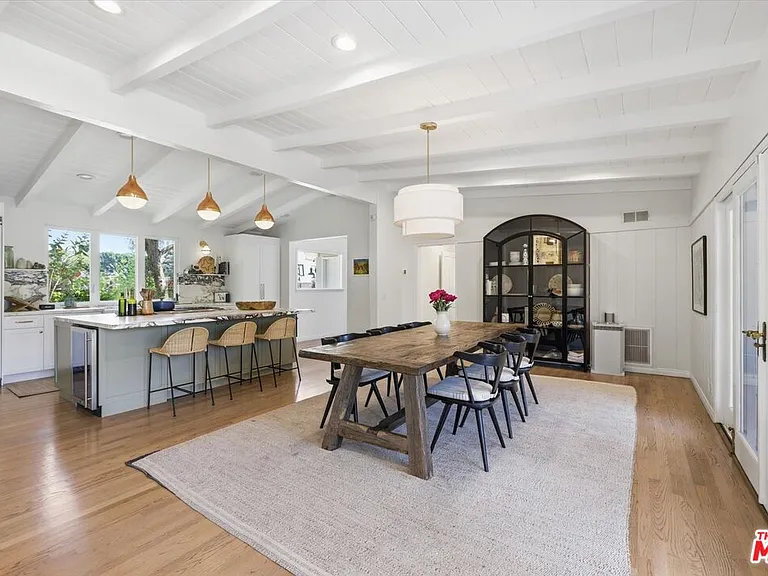 3240 Tilden Ave — Photo 21