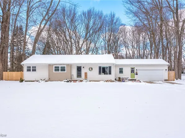 8767 Edgehill Rd, Mentor, OH 44060