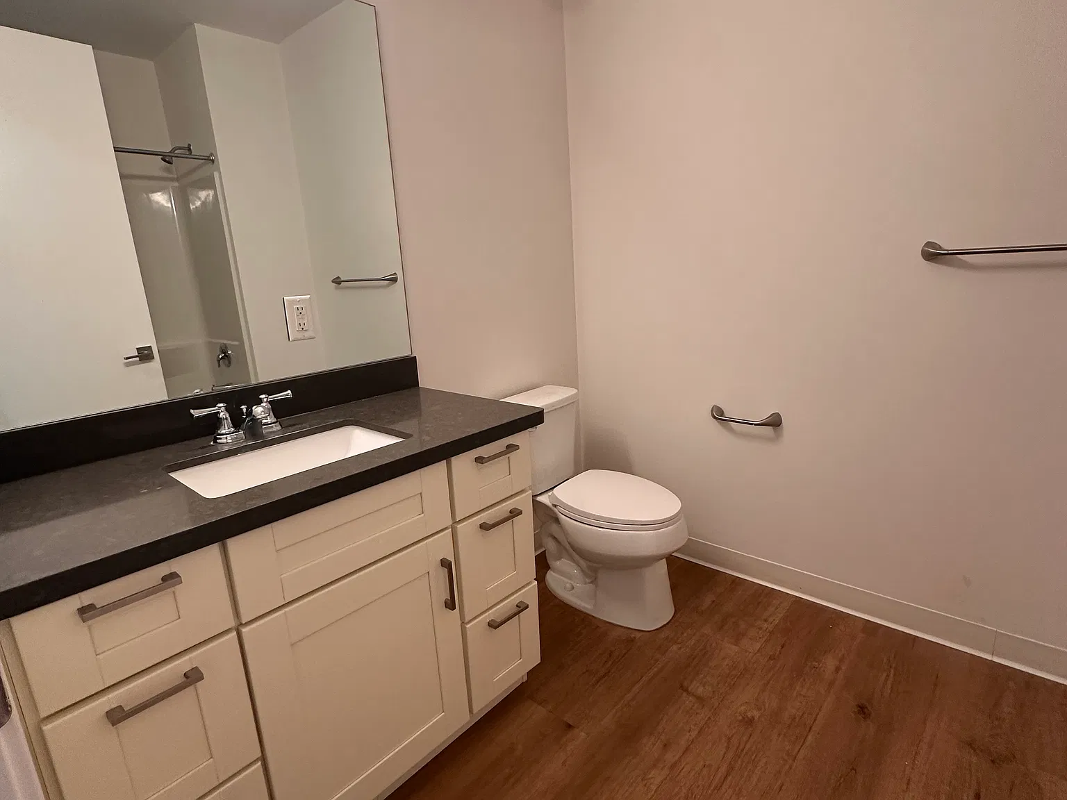 2 bed, 1150 sqft, $3,300 — Photo 3