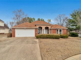 2190 E Deer Creek Dr, Fayetteville, AR 72703