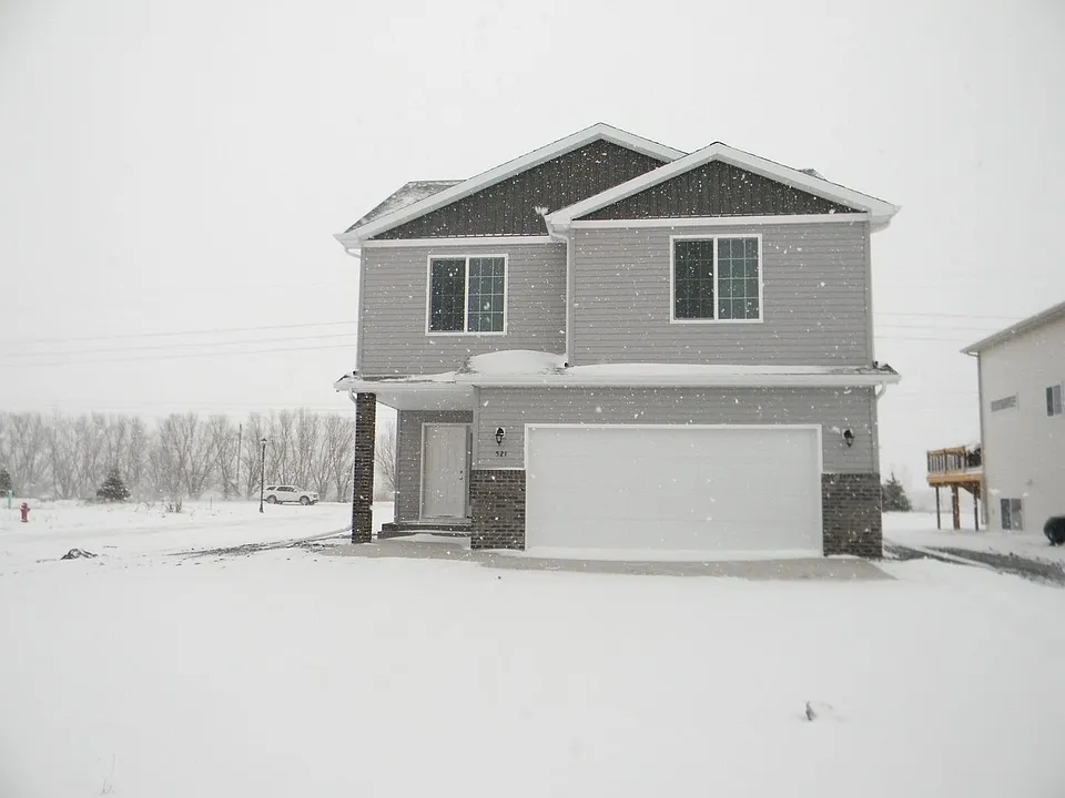521 Foxtail Dr