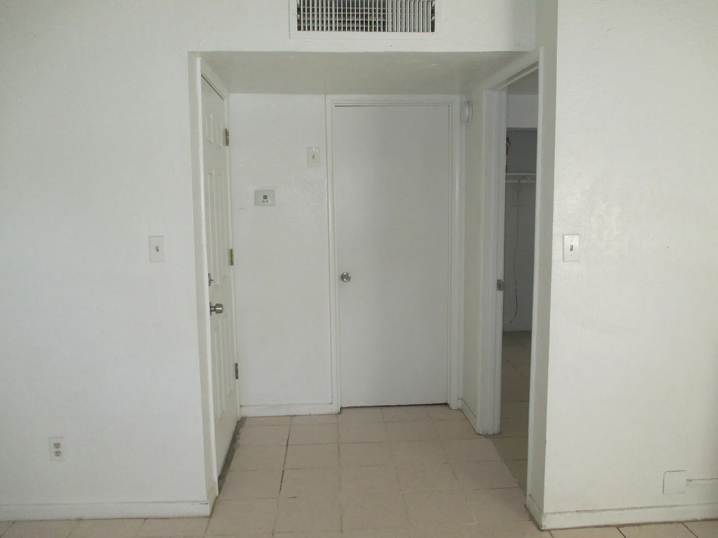 1705 — Photo 4