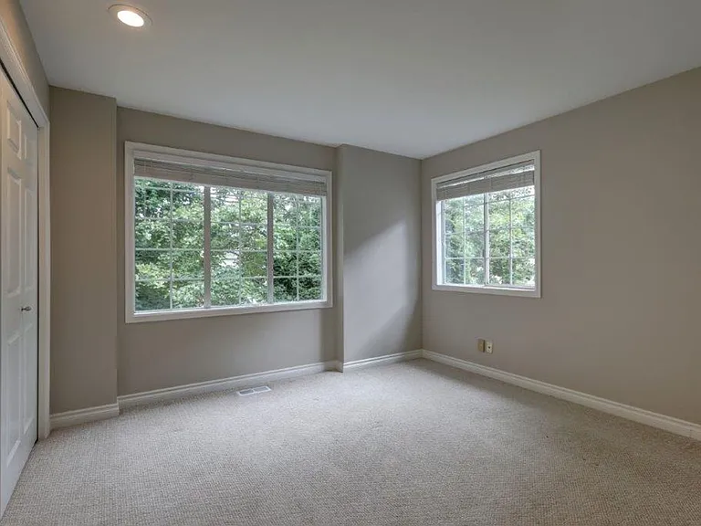 25451 SE 42nd Pl — Photo 21