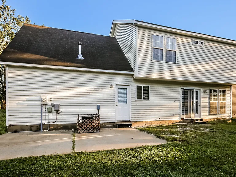 2954 Hawick Commons Dr — Photo 17