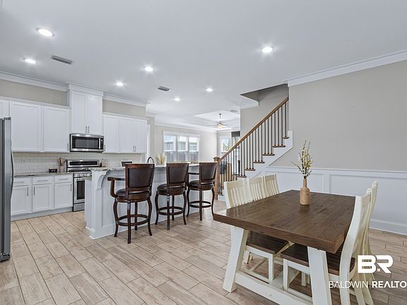 3rd image of 23824 Cypress Park