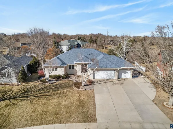 1244 S Stoney Pointe Ct, Sioux Falls, SD 57106