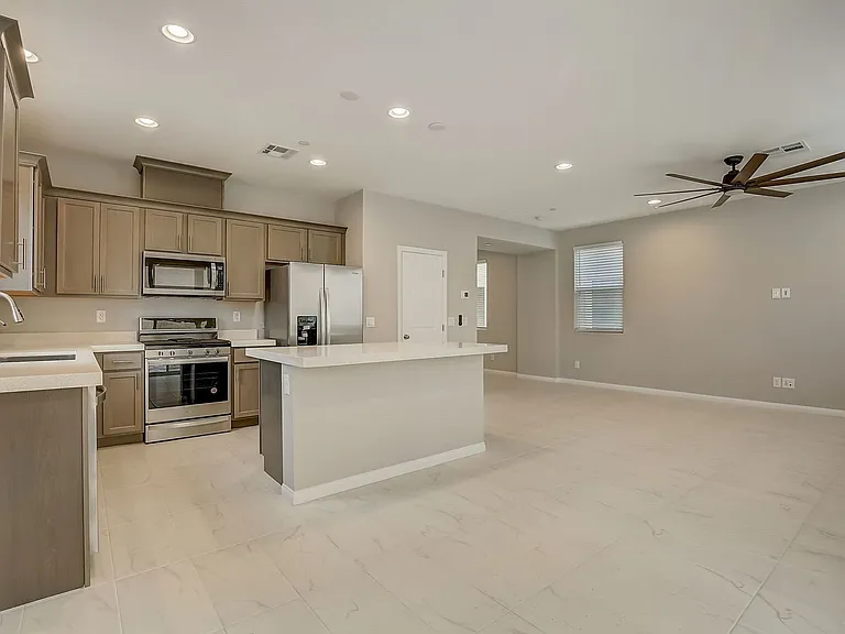 10643 Enridge Ave — Photo 6