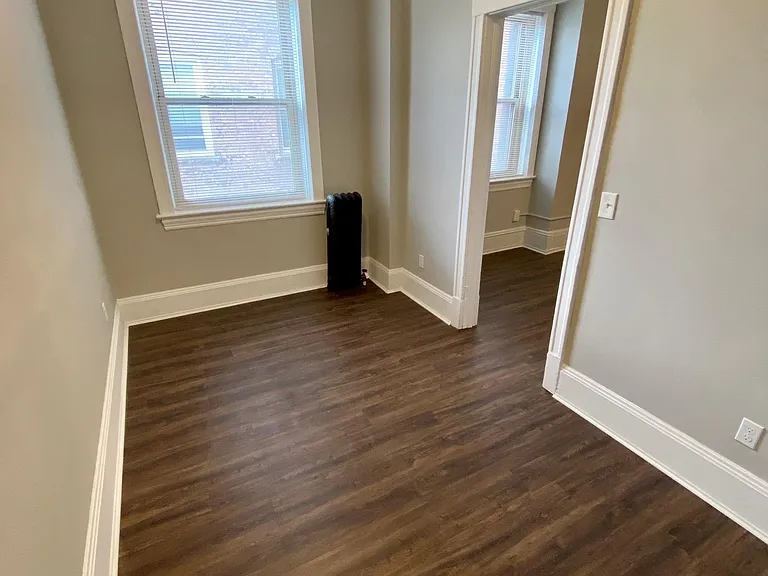 Chelsea Manor — Photo 32