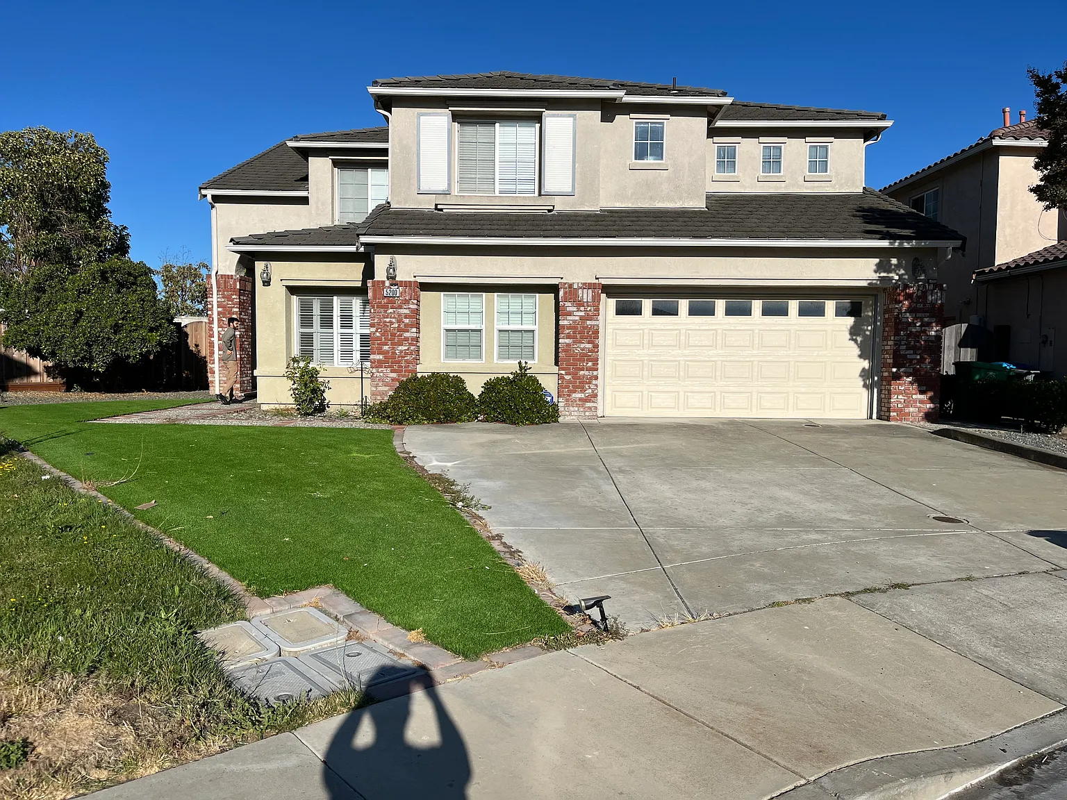 5 bed, 2822 sqft, $5,800 — Photo 1