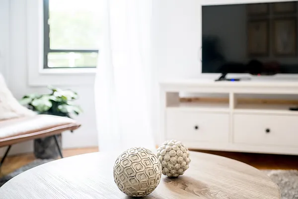 Rented by ER (DO NOT USE) | media 28