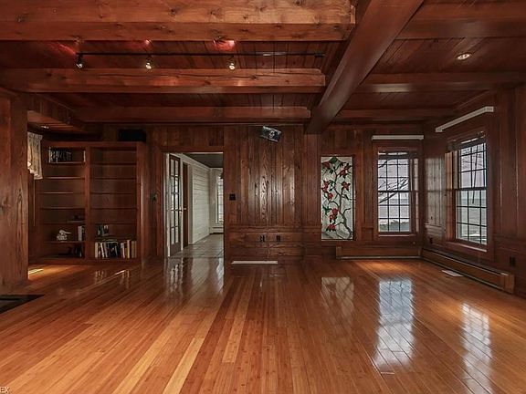 5th image of 1096 Cloverleigh Dr