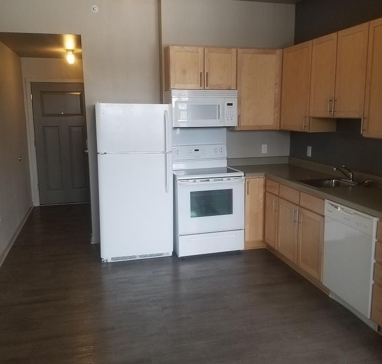 2nd image of 1720 Indianola Ave APT 307