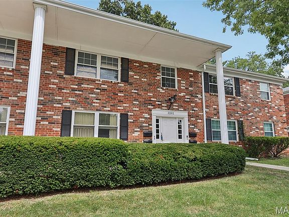 3rd image of 3202 Denmark Dr APT C