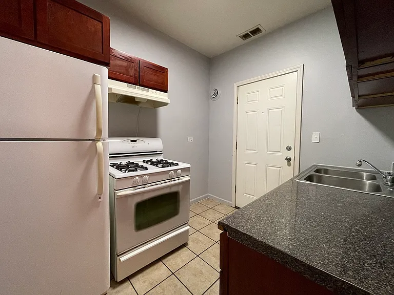 1160 N Harding Ave #2 — Photo 8