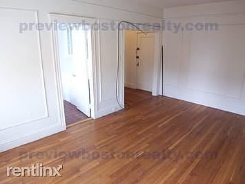 2nd image of 70 Chiswick Rd #9JS