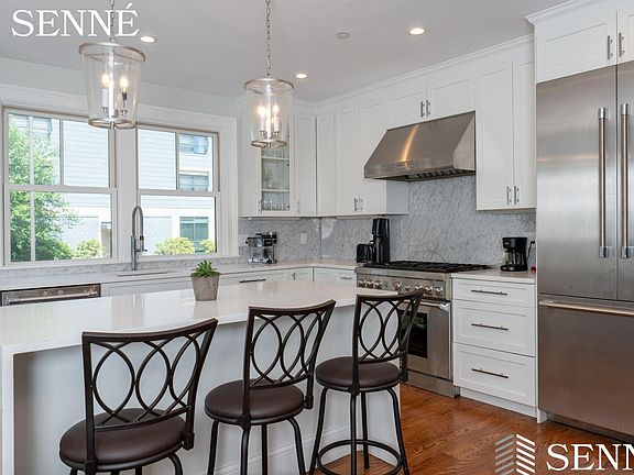 2nd image of 43 Essex St #2R