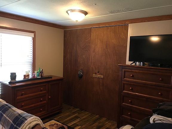 3rd image of 121 Reservoir Ln
