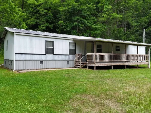 516 Rock Camp Rd, Gassaway, WV 26624